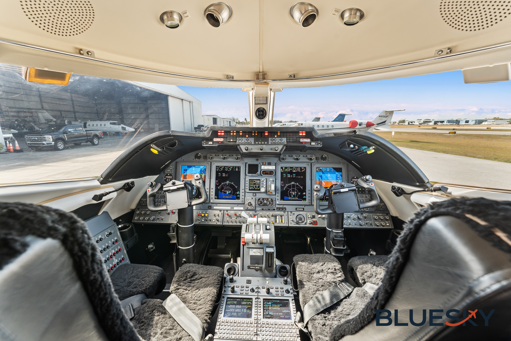 Learjet 60XR gallery image 16