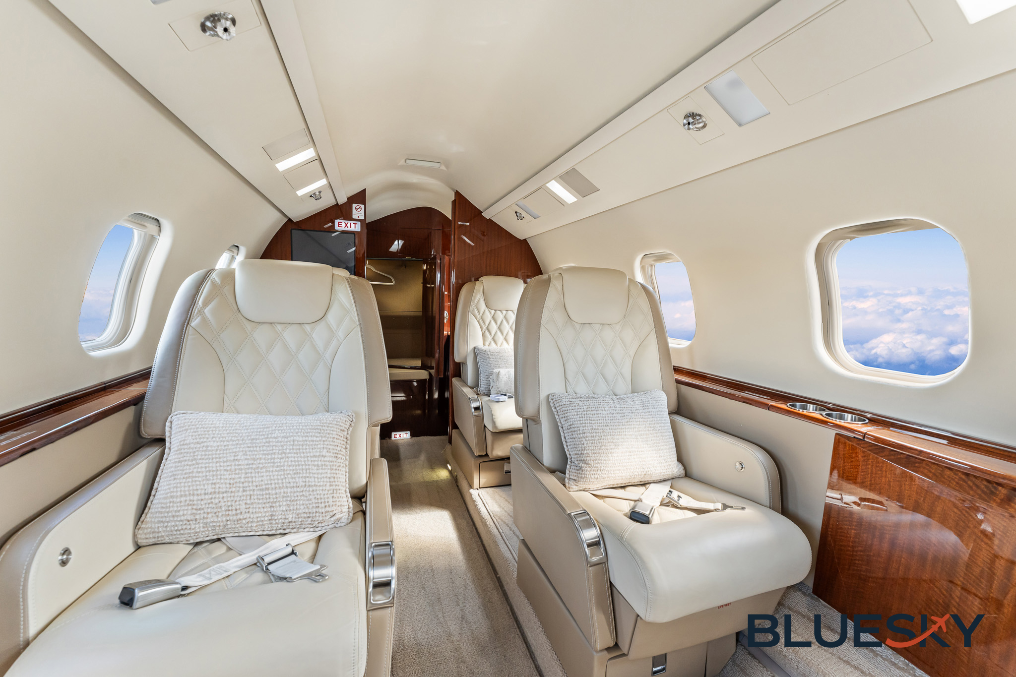 Learjet 60XR gallery image 19