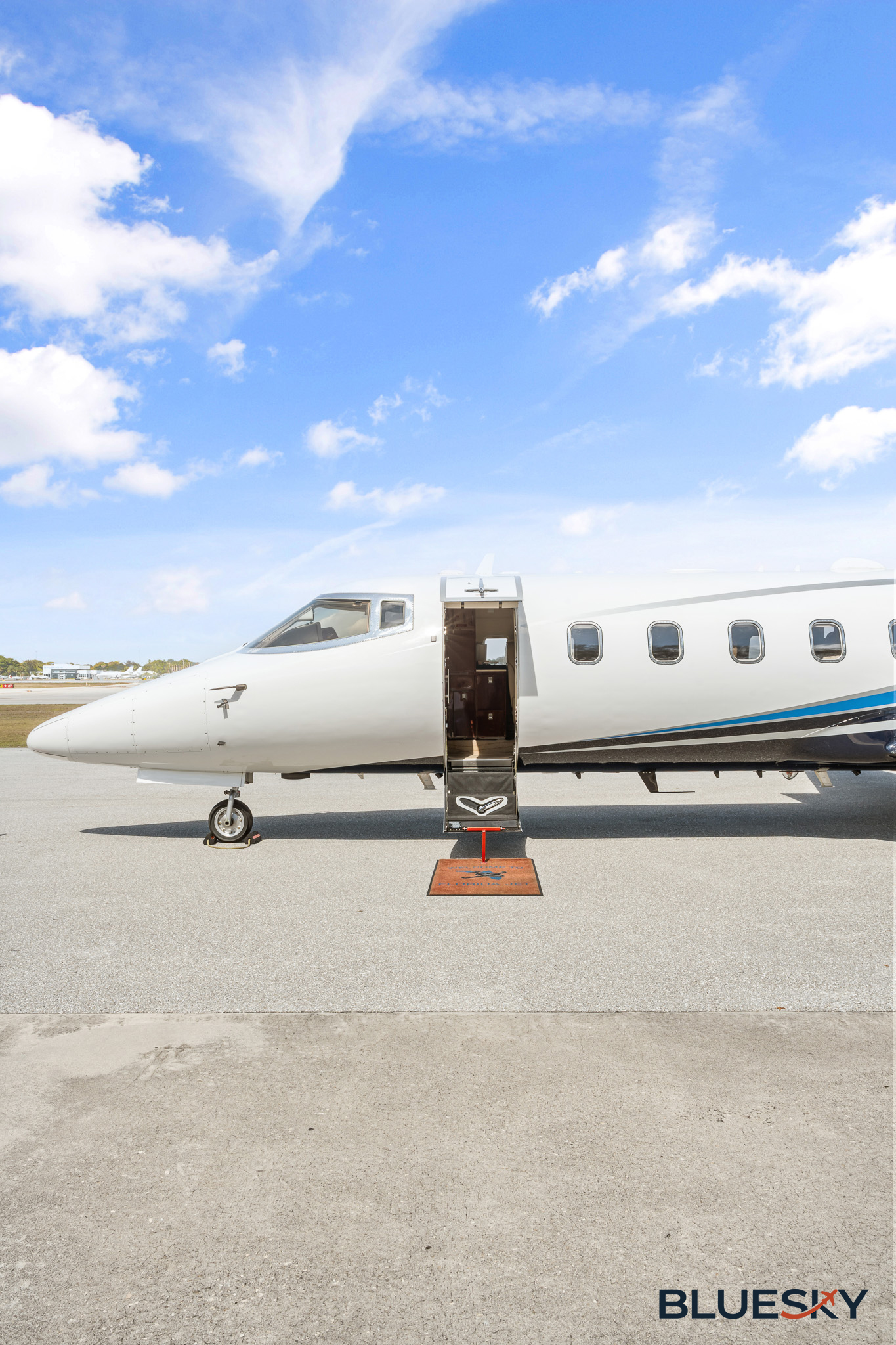 Learjet 60XR gallery image 3