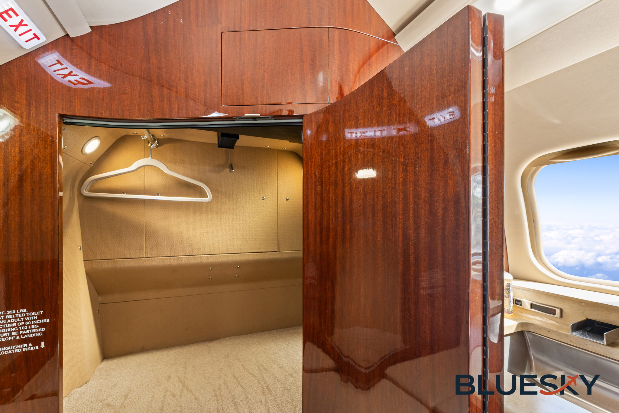 Learjet 60XR gallery image 24