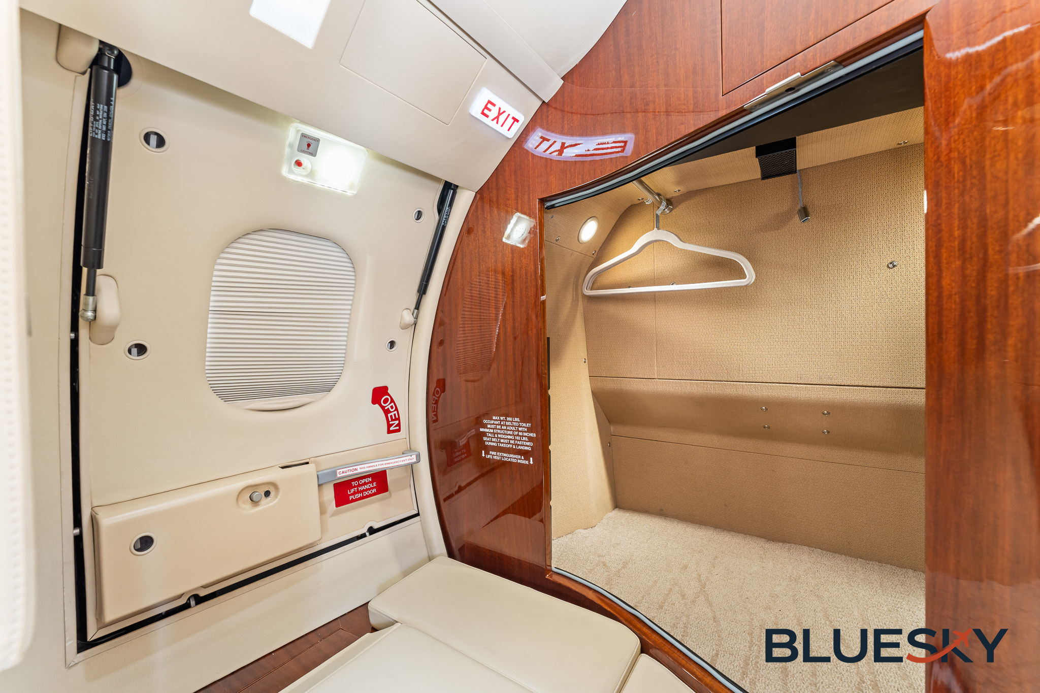 Learjet 60XR gallery image 25